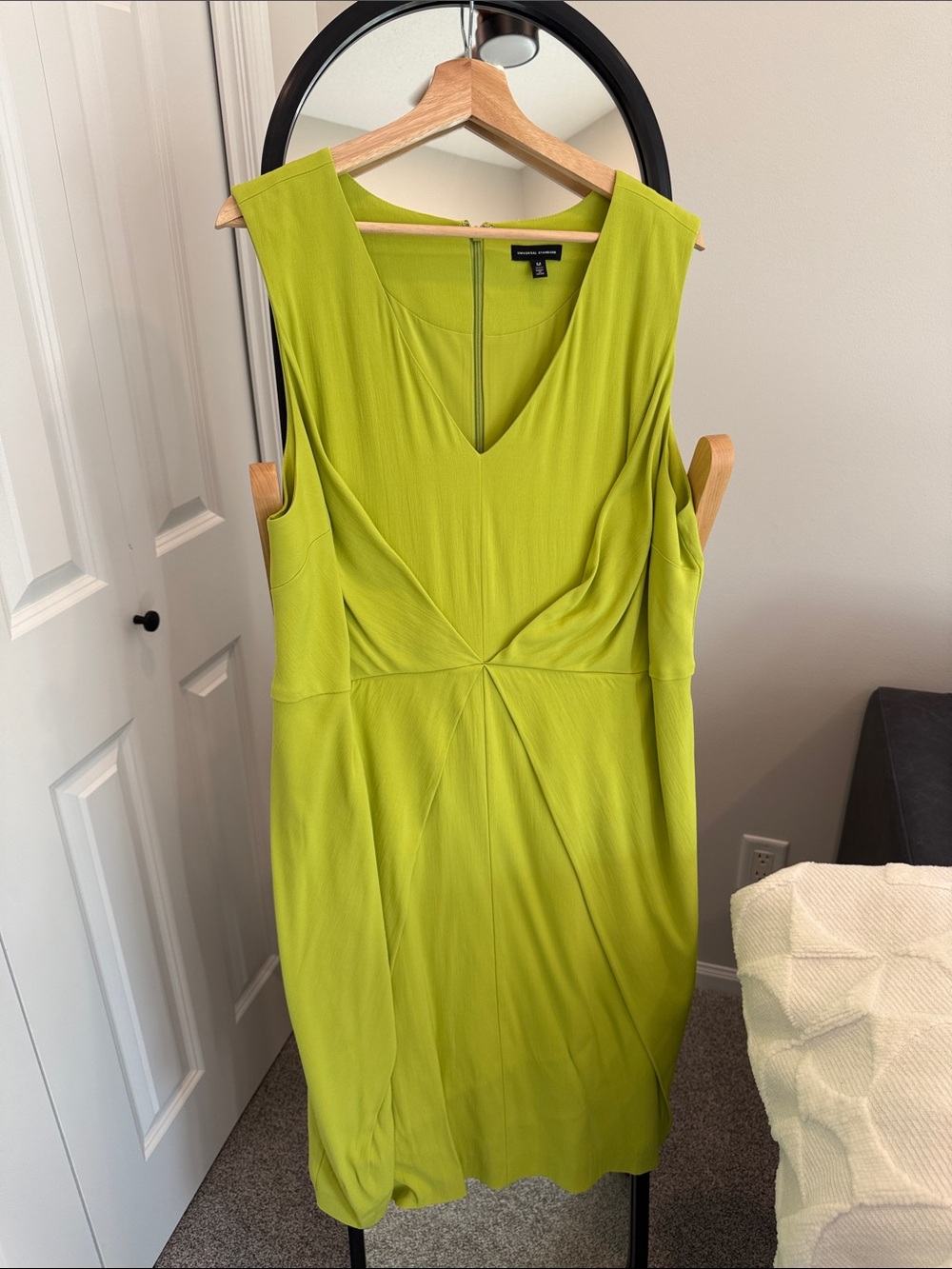 NWOT Universal Standard “M” women’s 18-20 Lime origami V-Neck Sheath Dress